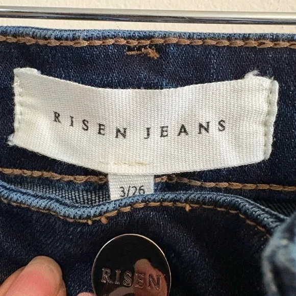 RISEN EVERMORE MID RISE ANKLE FLARE RAW HEM
SIZE 26 x24” - Picture 5 of 5